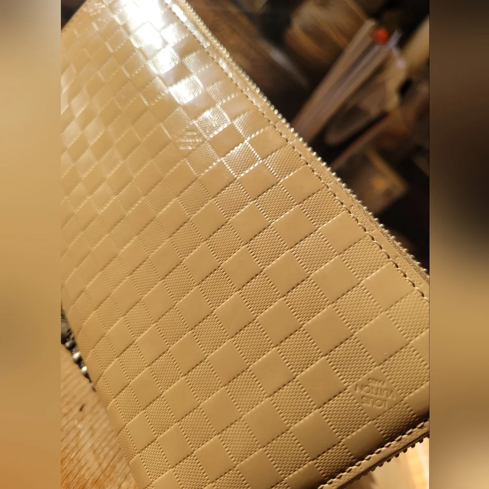 LOUIS VUITTON Shiny Calf Damier Facette Wallet